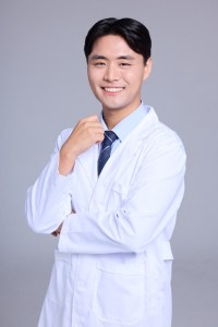 Photo of Dr. Johnathan Kim